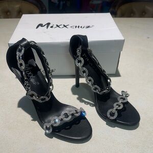 Mixx Shuz Black Open Toe with Embellished Rhinestone Chain Size 6.5 Bling